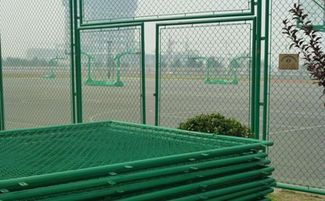球場(chǎng)圍網(wǎng)與體育場(chǎng)地鋪裝的常見(jiàn)材質(zhì)選擇